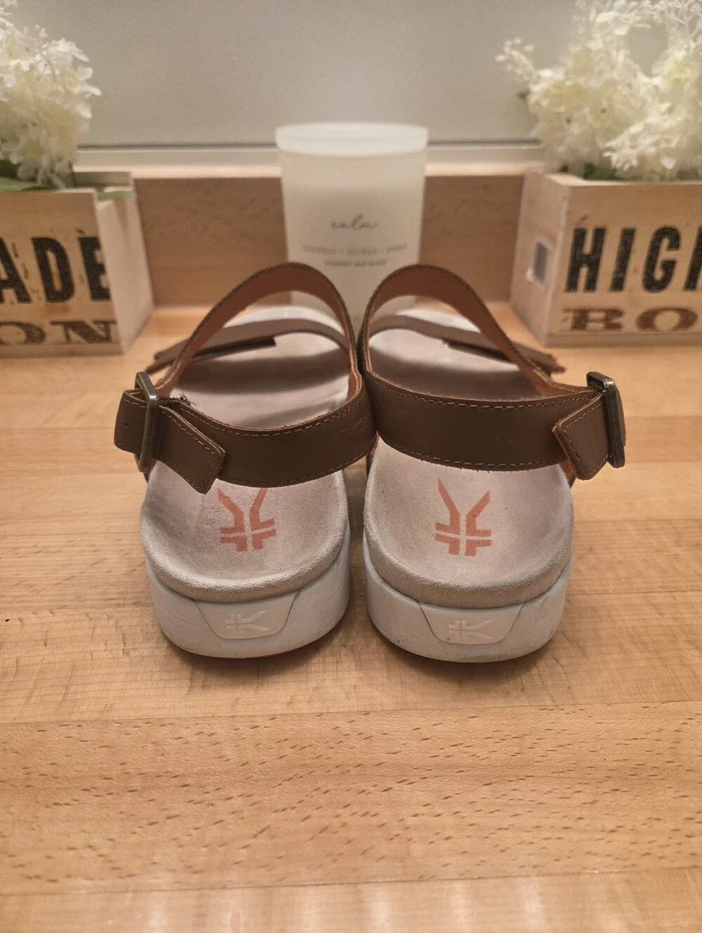 Kuru Glide Sandals Walnut Brown Leather  Women's Size 9